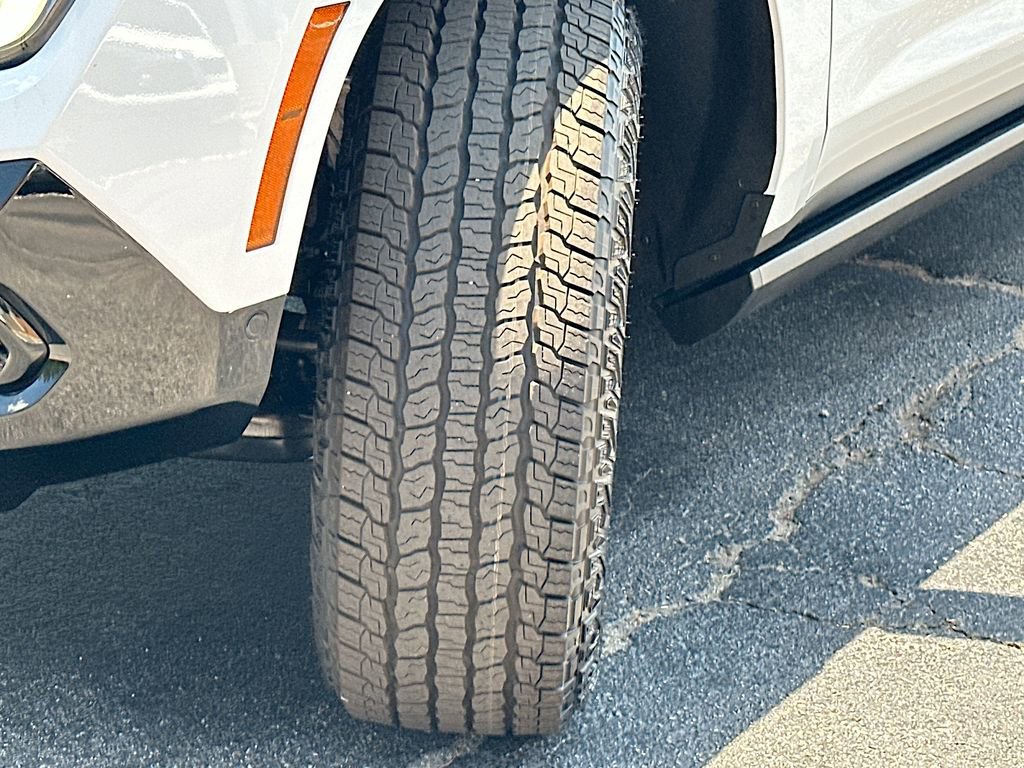New 2026 GMC Yukon AT4 Ultimate w/ LPO, Floor Liner Package AWD/4WD image 25