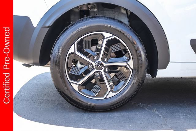 Certified 2025 Kia Niro EX FWD image 14