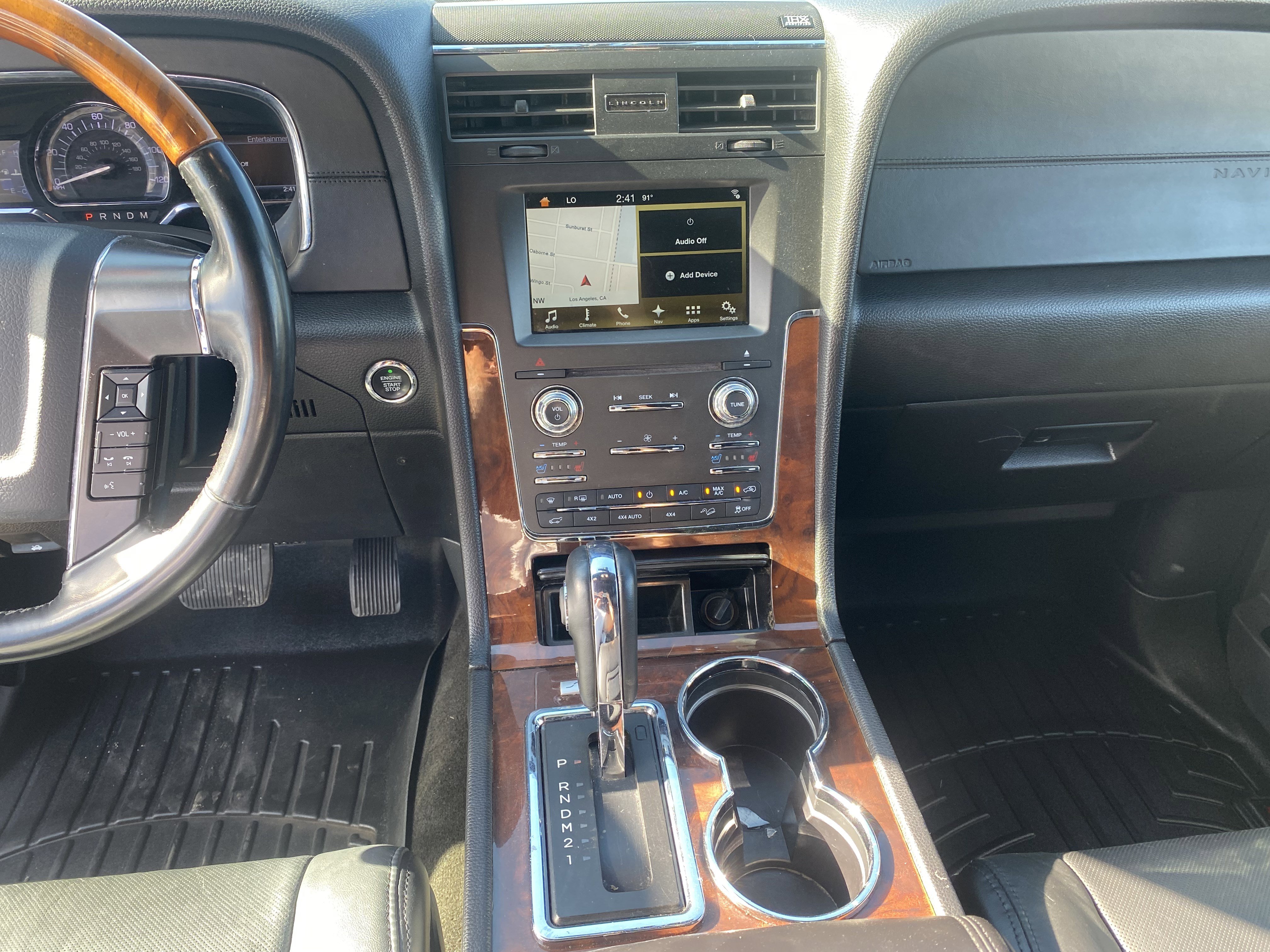 Used 2016 Lincoln Navigator Select image 14