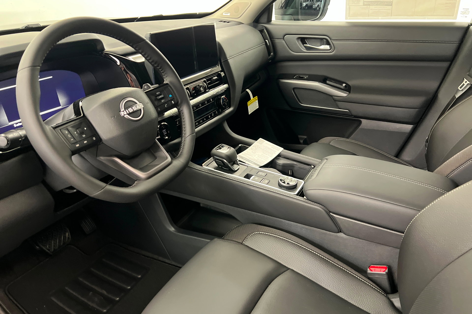 New 2026 Nissan Pathfinder SL image 15