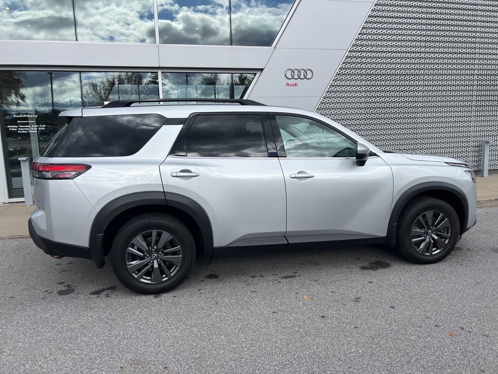 Used 2022 Nissan Pathfinder SV image 17