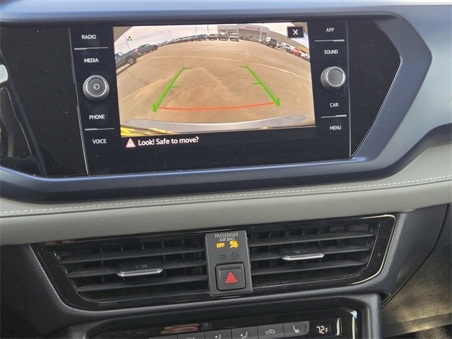 Used 2024 Volkswagen Taos SE image 19