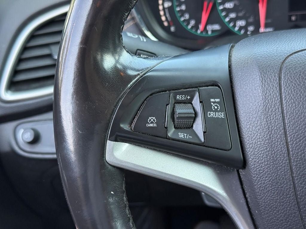 Used 2018 Chevrolet Trax LT w/ LT Convenience Package AWD/4WD image 19