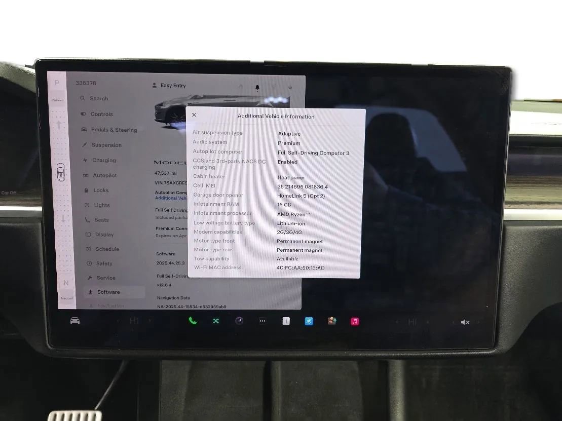 Used 2022 Tesla Model X image 30