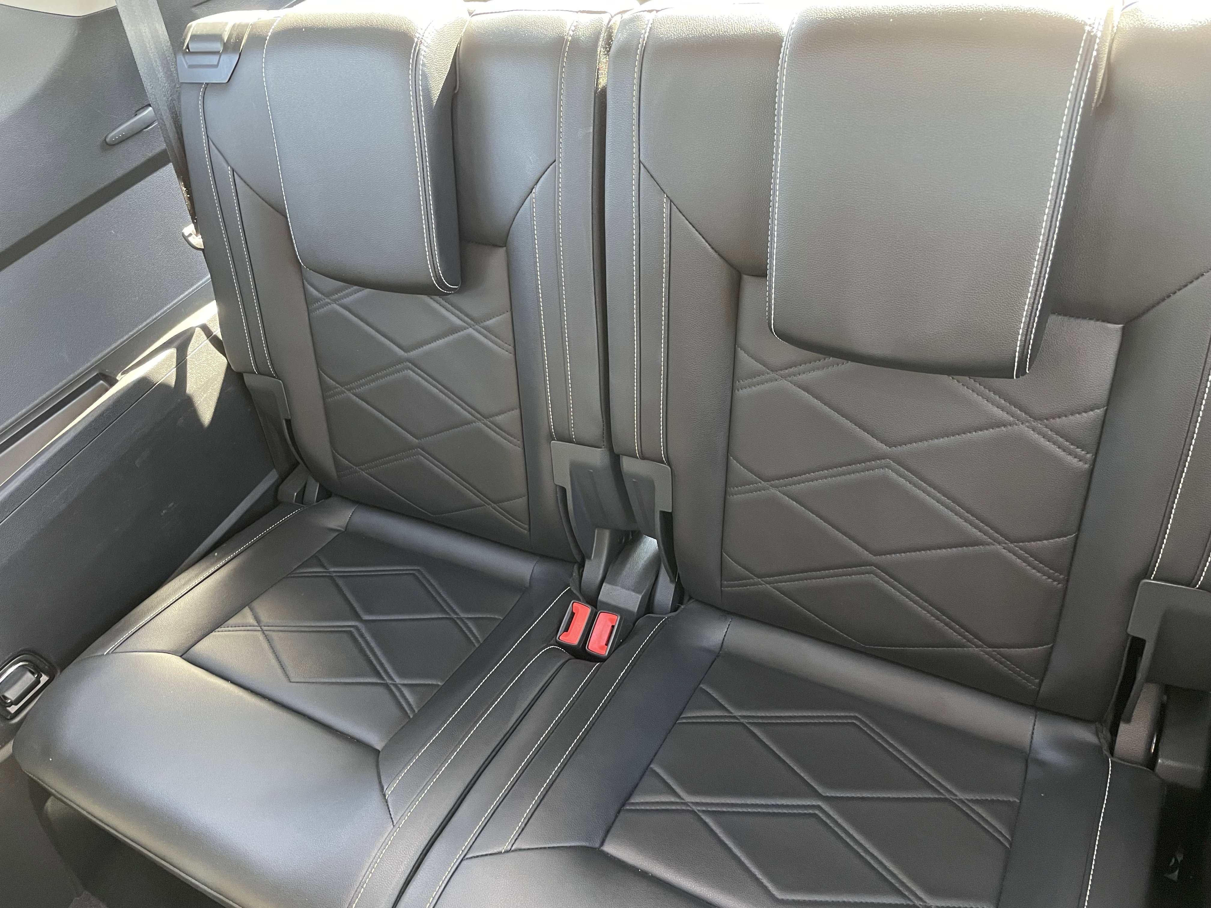 Used 2025 Volkswagen Atlas SE image 17