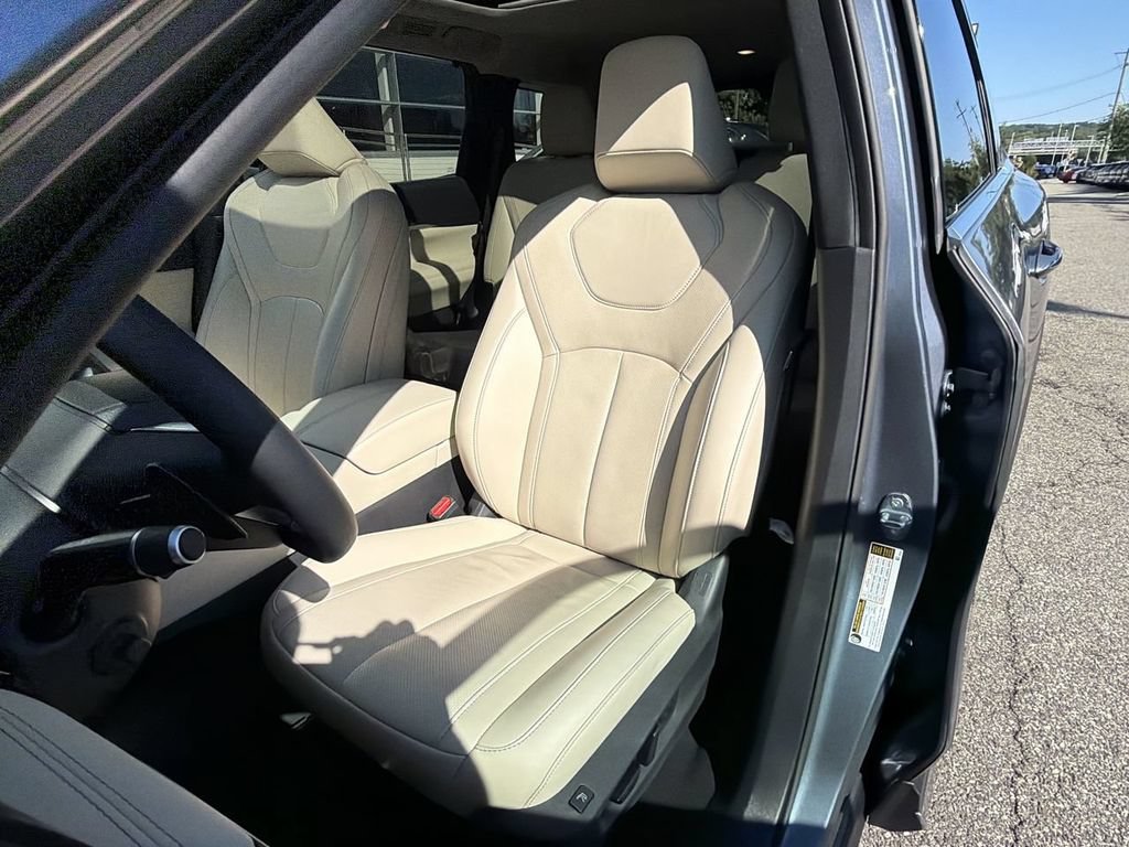 Certified 2023 INFINITI QX60 Sensory w/ Vision Package AWD/4WD image 15