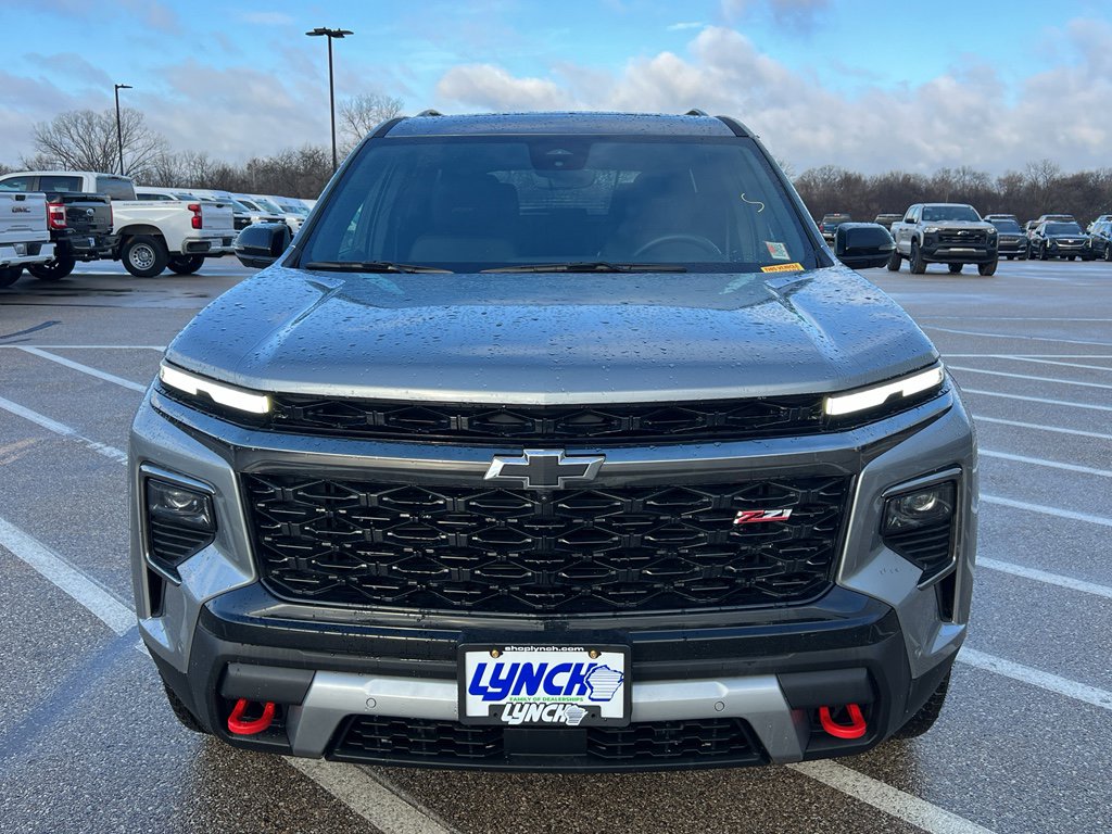 Used 2025 Chevrolet Traverse Z71 image 9