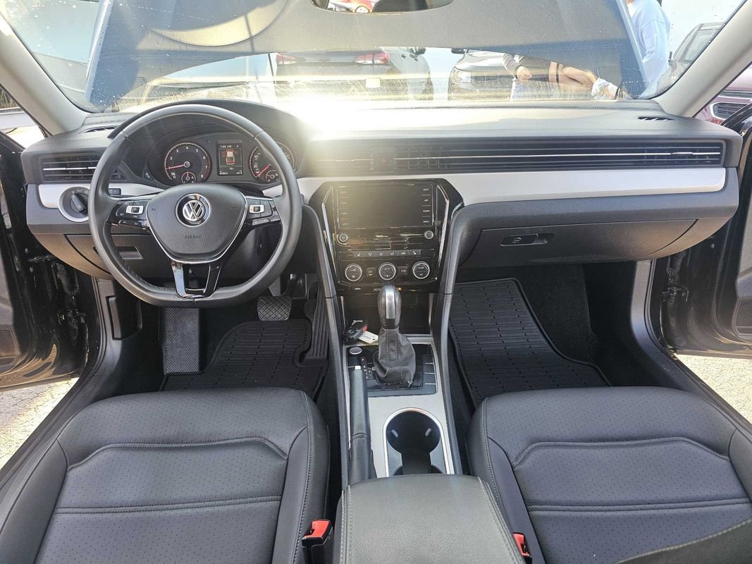 Used 2021 Volkswagen Passat 2.0T SE image 11