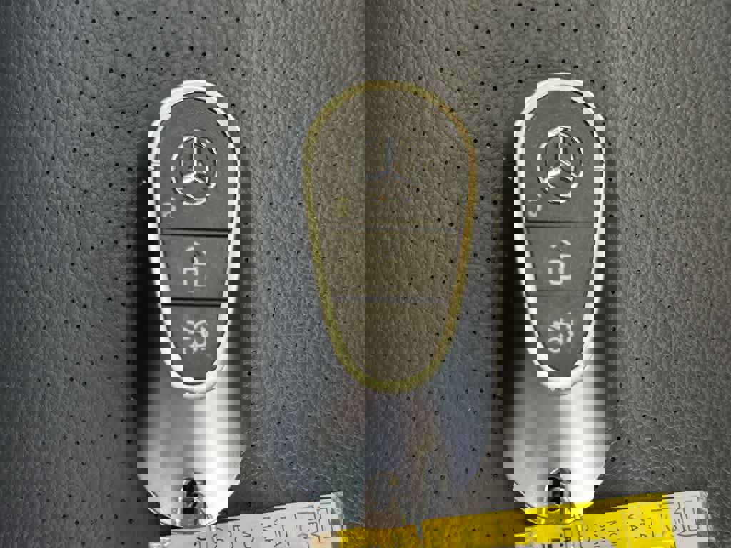 Used 2025 Mercedes-Benz C 300 4MATIC Sedan image 28