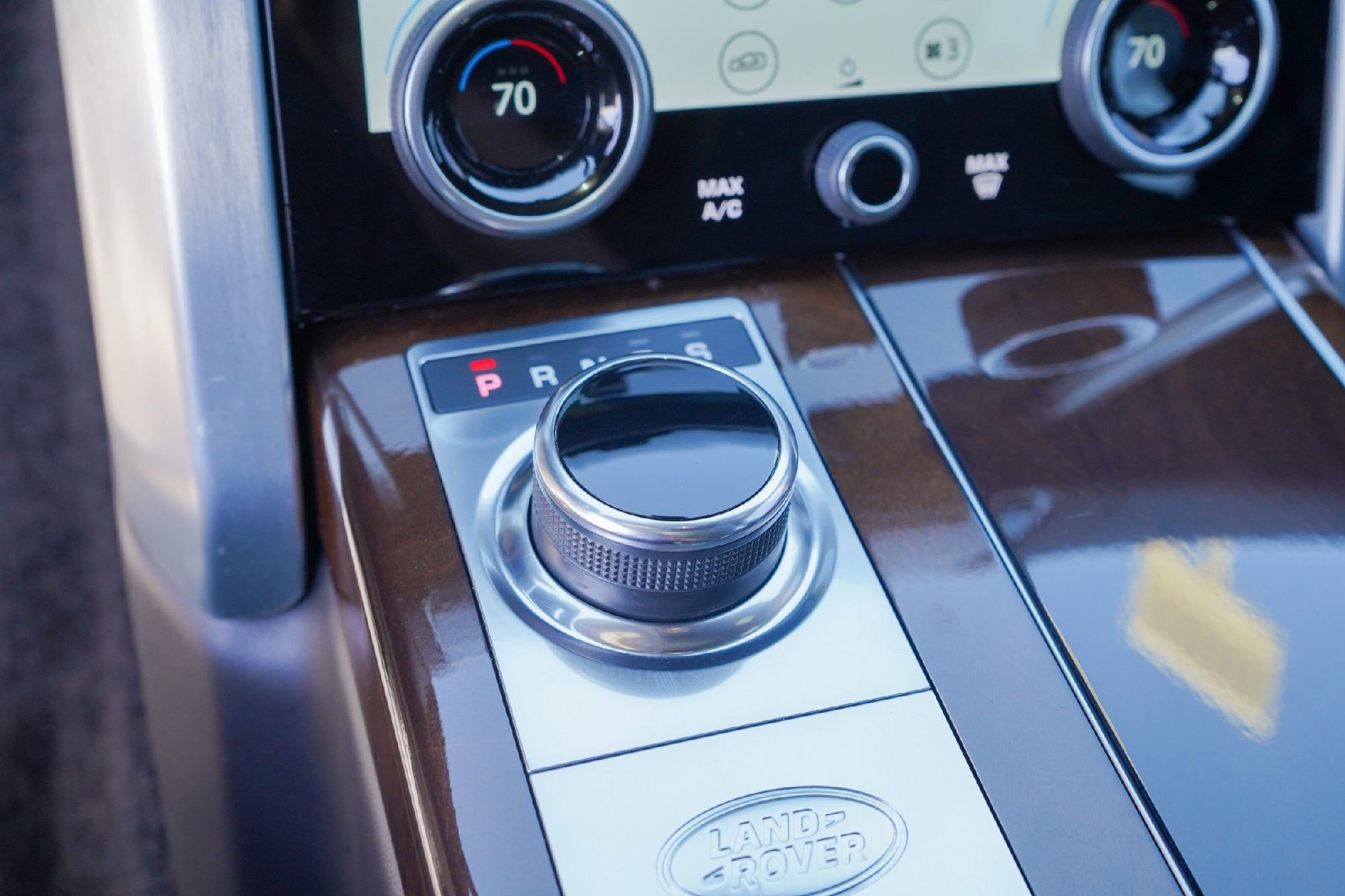 Used 2020 Land Rover Range Rover HSE image 15