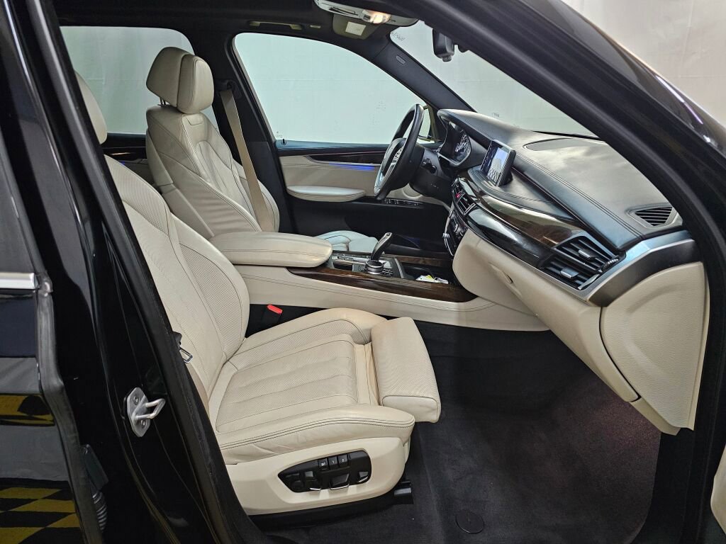 Used 2017 BMW X5 xDrive40e image 11