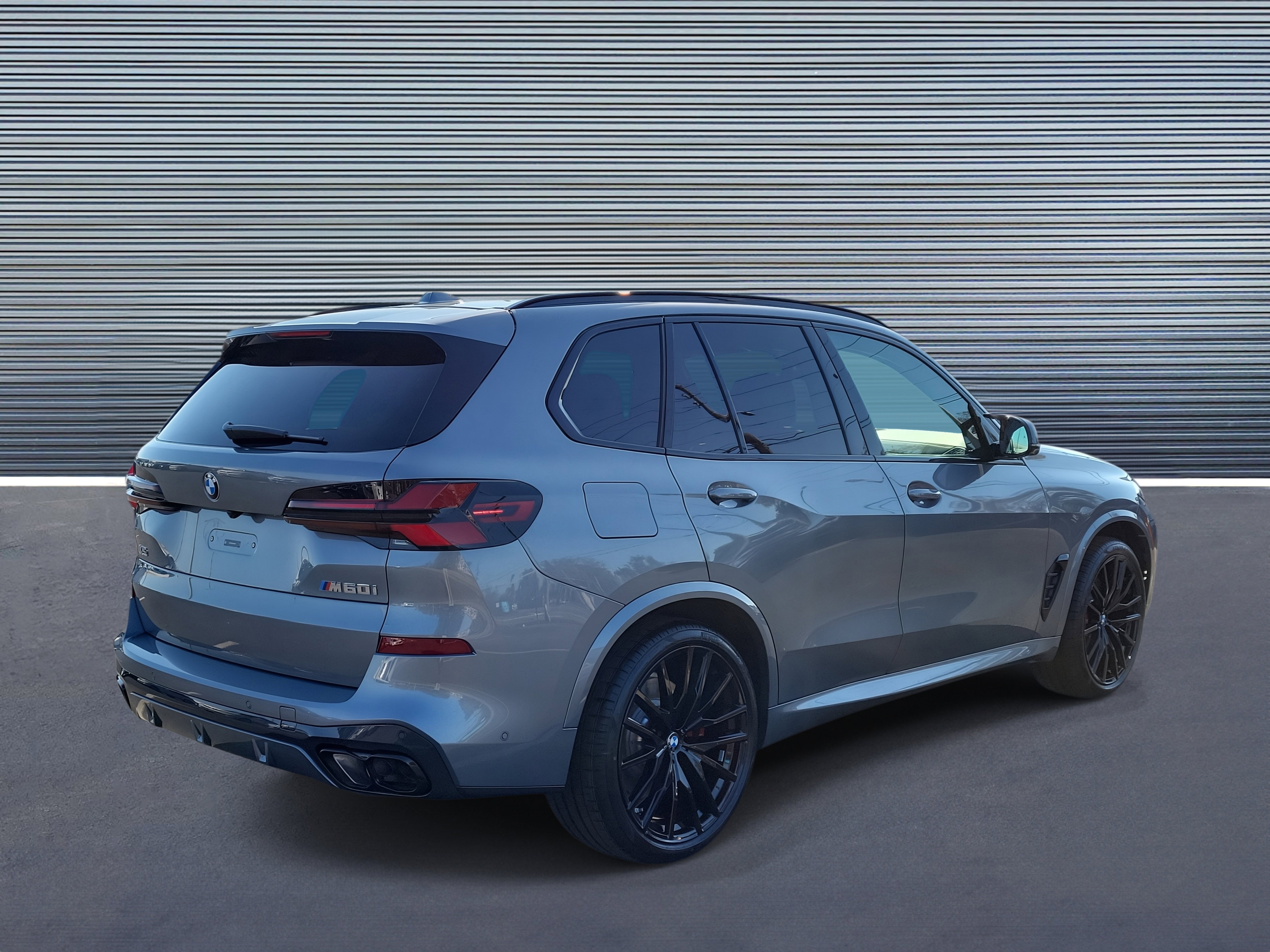 New 2026 BMW X5 M60i image 3
