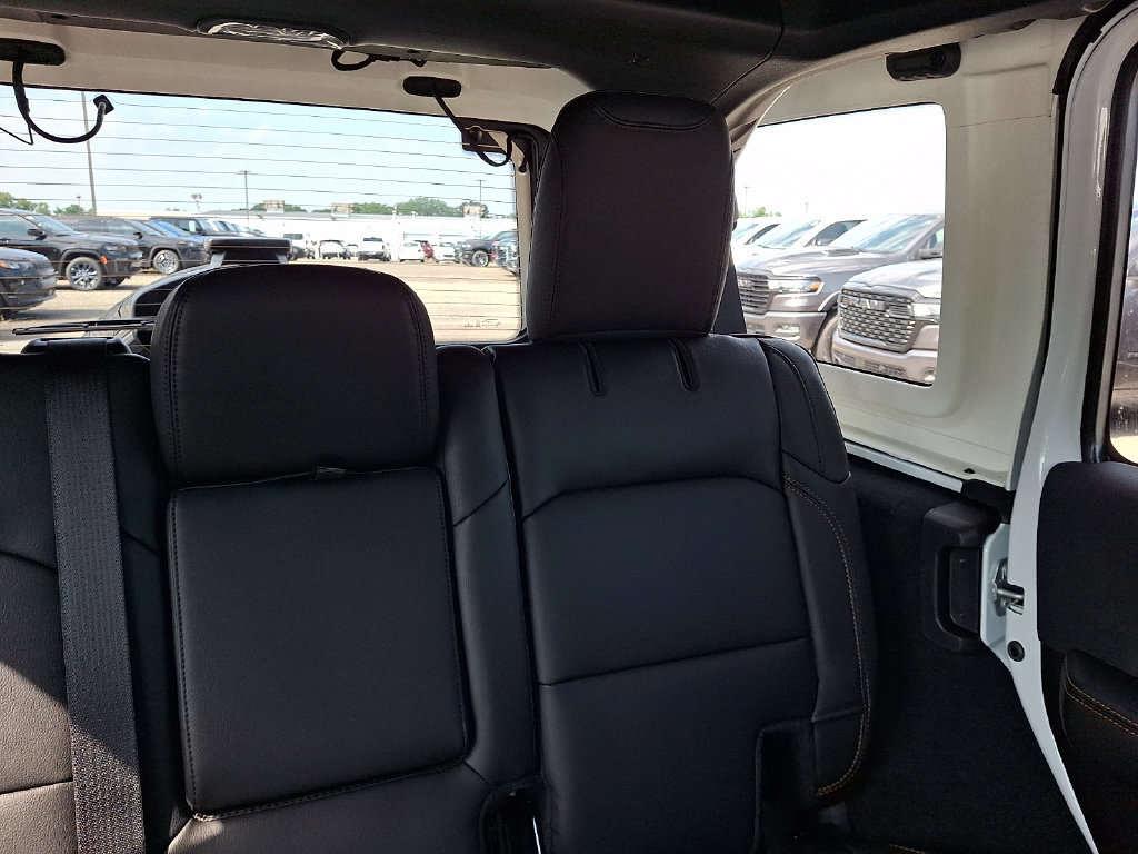 New 2027 Jeep Wrangler Unlimited Sahara AWD/4WD image 15