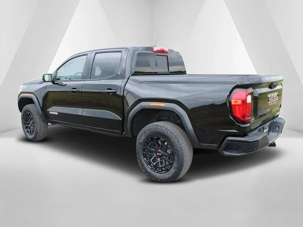 New 2026 GMC Canyon Elevation w/ LPO, Black Badging Package image 5