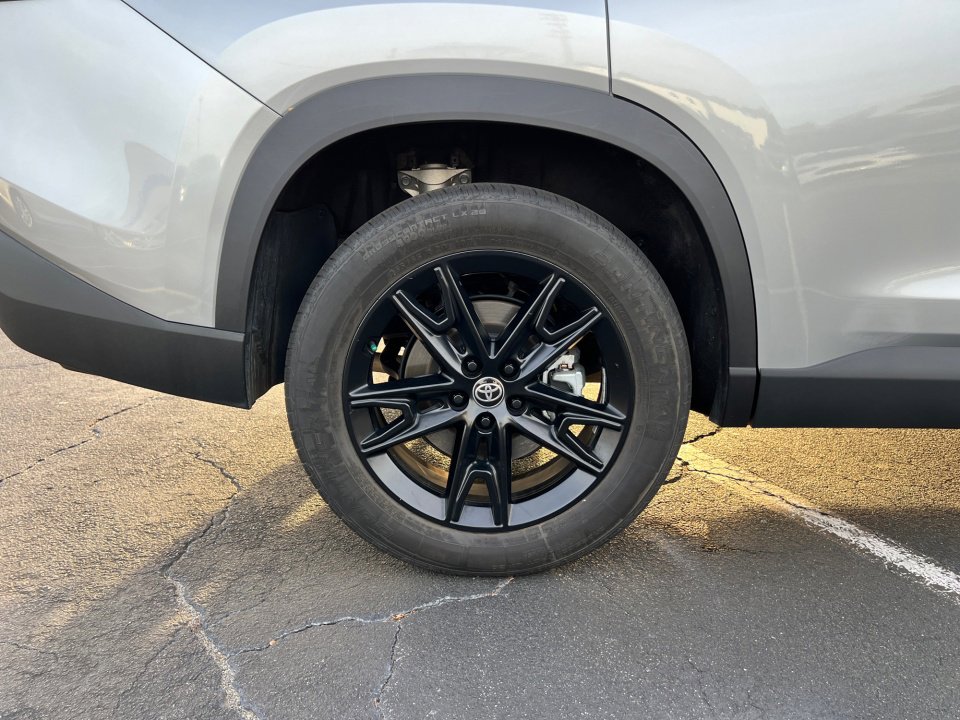 Used 2024 Toyota Grand Highlander Limited image 23