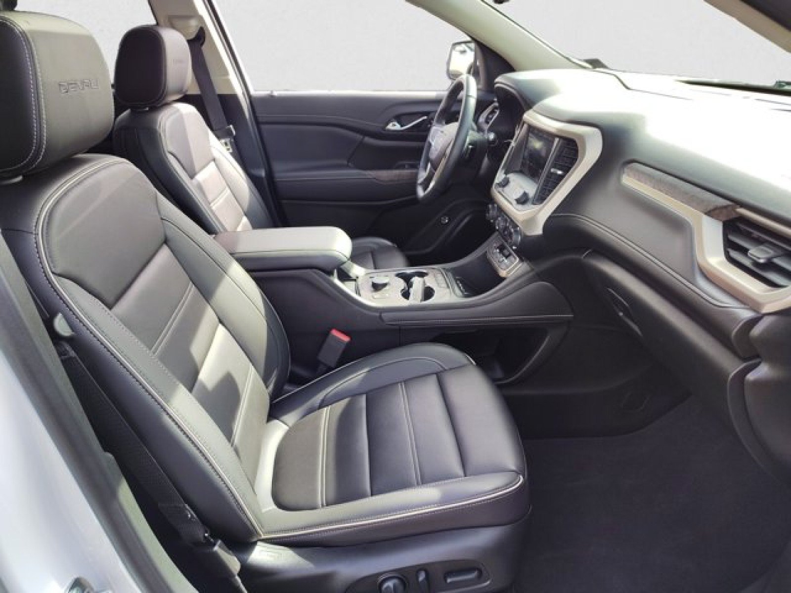 Used 2023 GMC Acadia Denali w/ Denali Ultimate Package AWD/4WD image 21