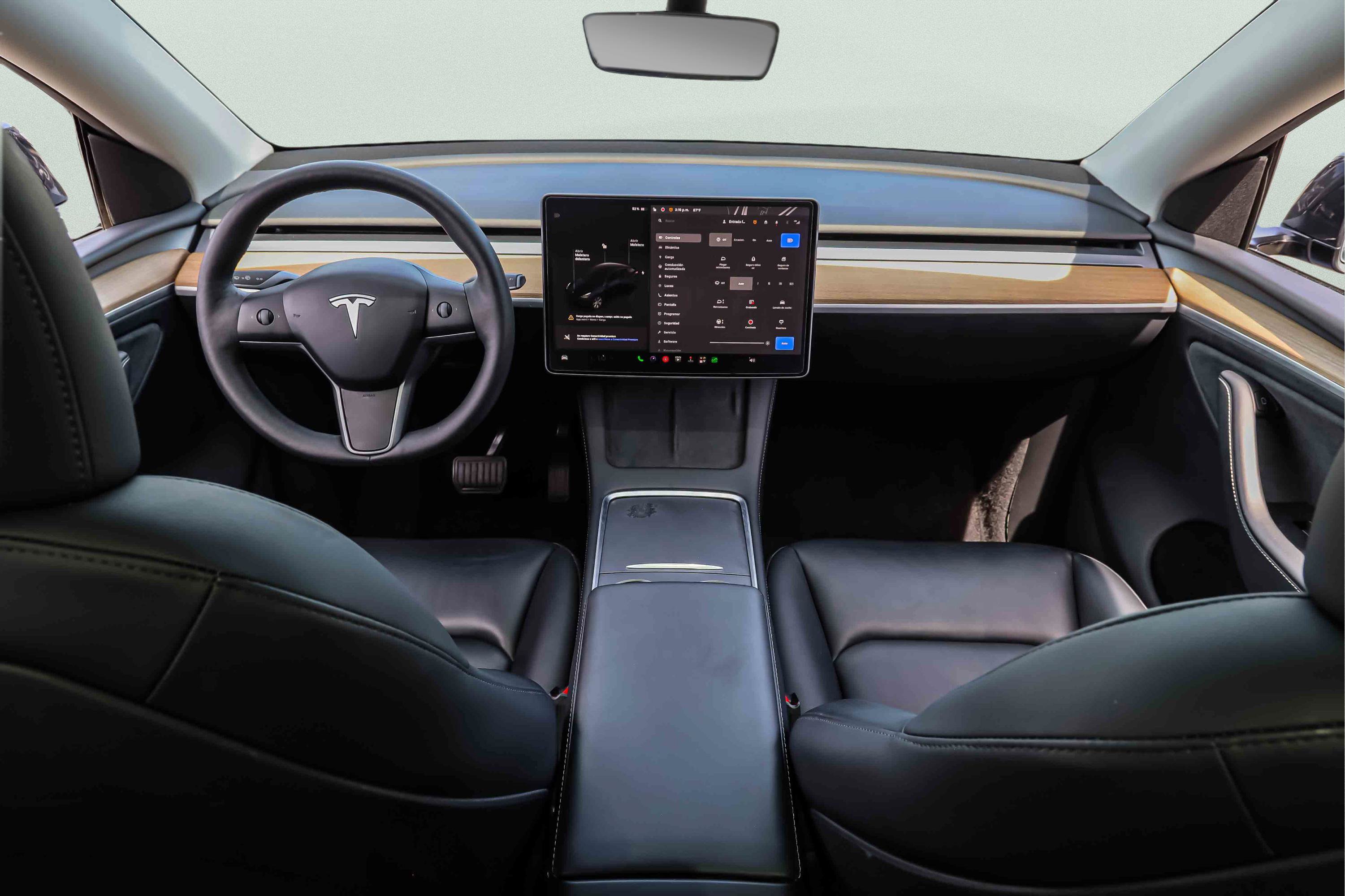 Used 2024 Tesla Model Y Long Range AWD/4WD image 18