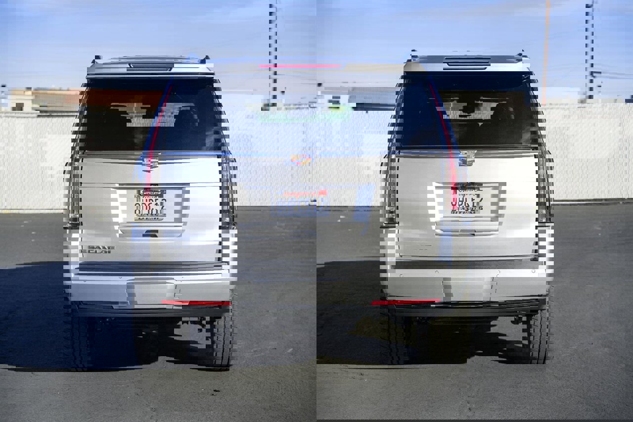 Used 2020 Cadillac Escalade Luxury image 11