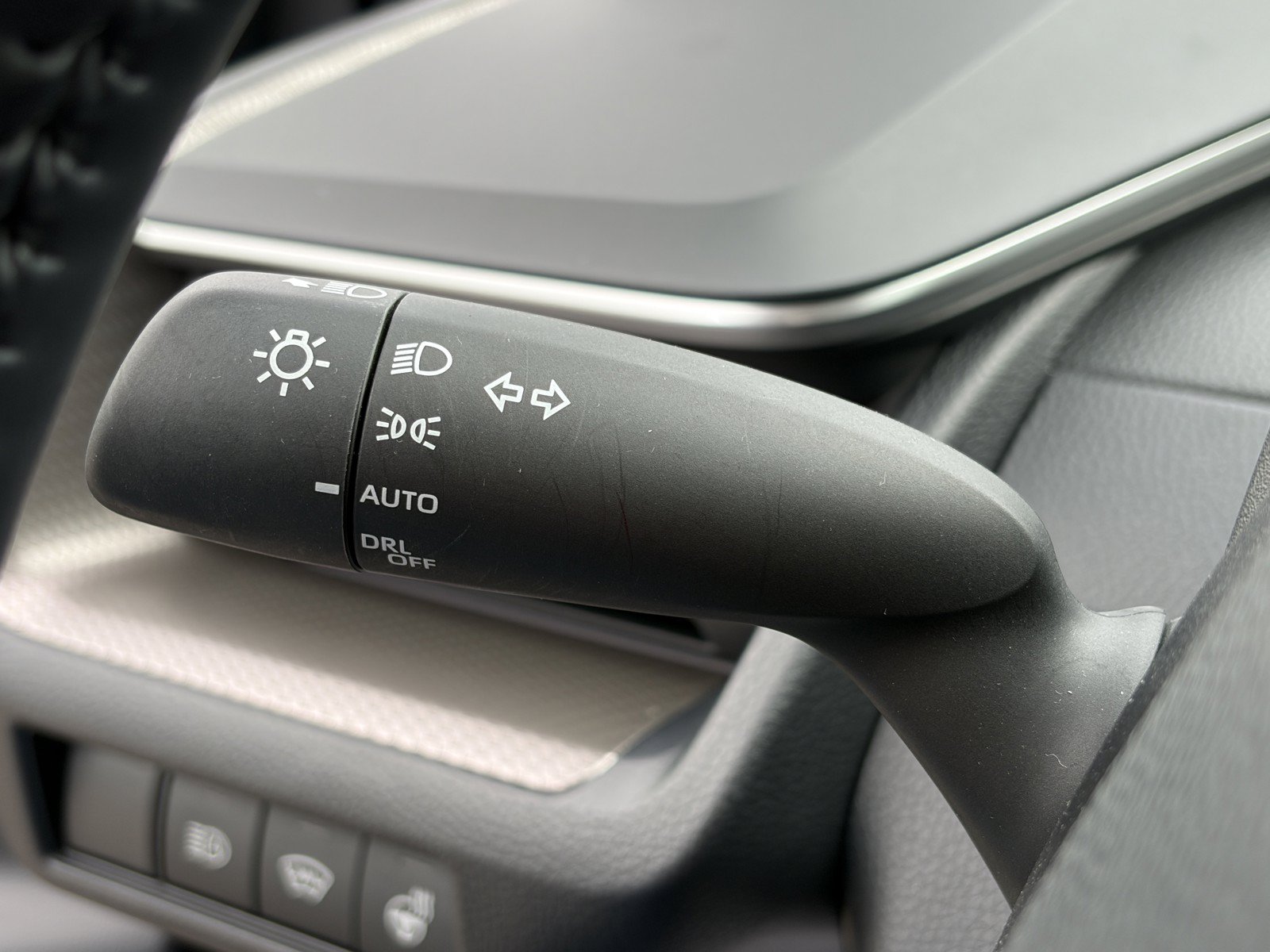 Used 2024 Toyota Prius XLE AWD/4WD image 25