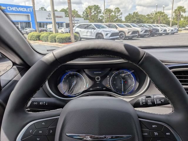 Used 2026 Chrysler Pacifica Select FWD image 30
