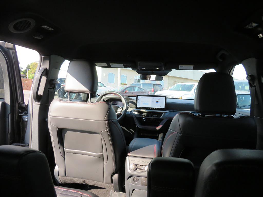 Used 2025 Ford Explorer ST-Line image 29