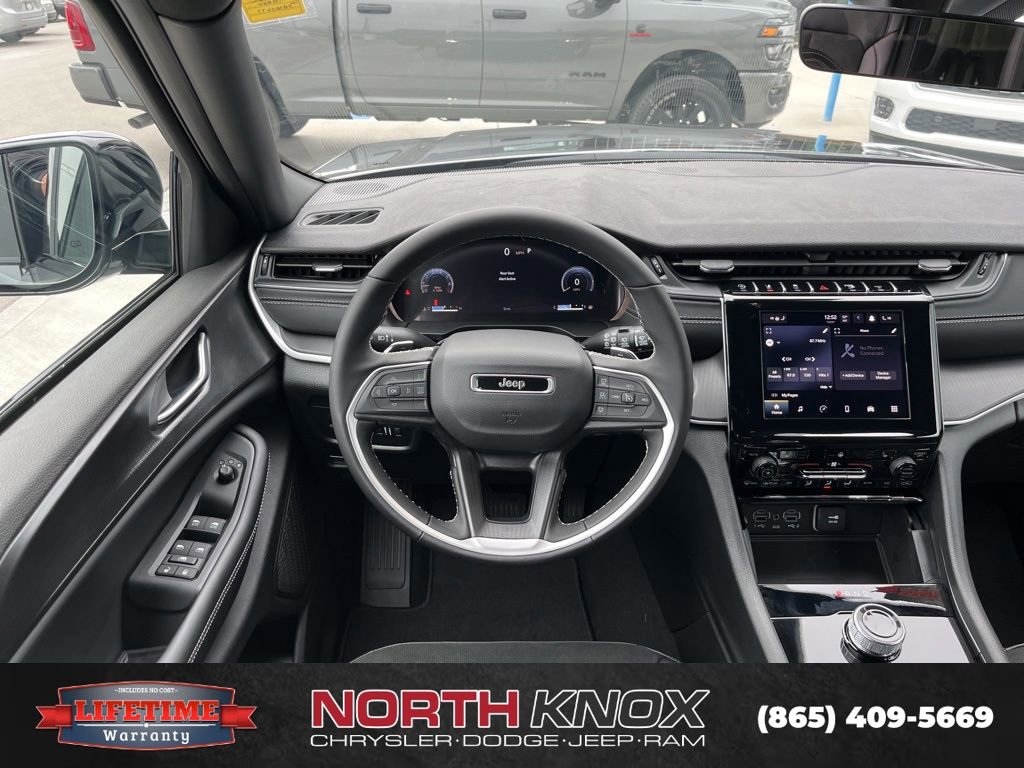 New 2025 Jeep Grand Cherokee L Altitude image 14