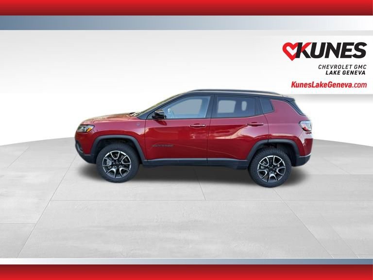 Used 2025 Jeep Compass Trailhawk image 9