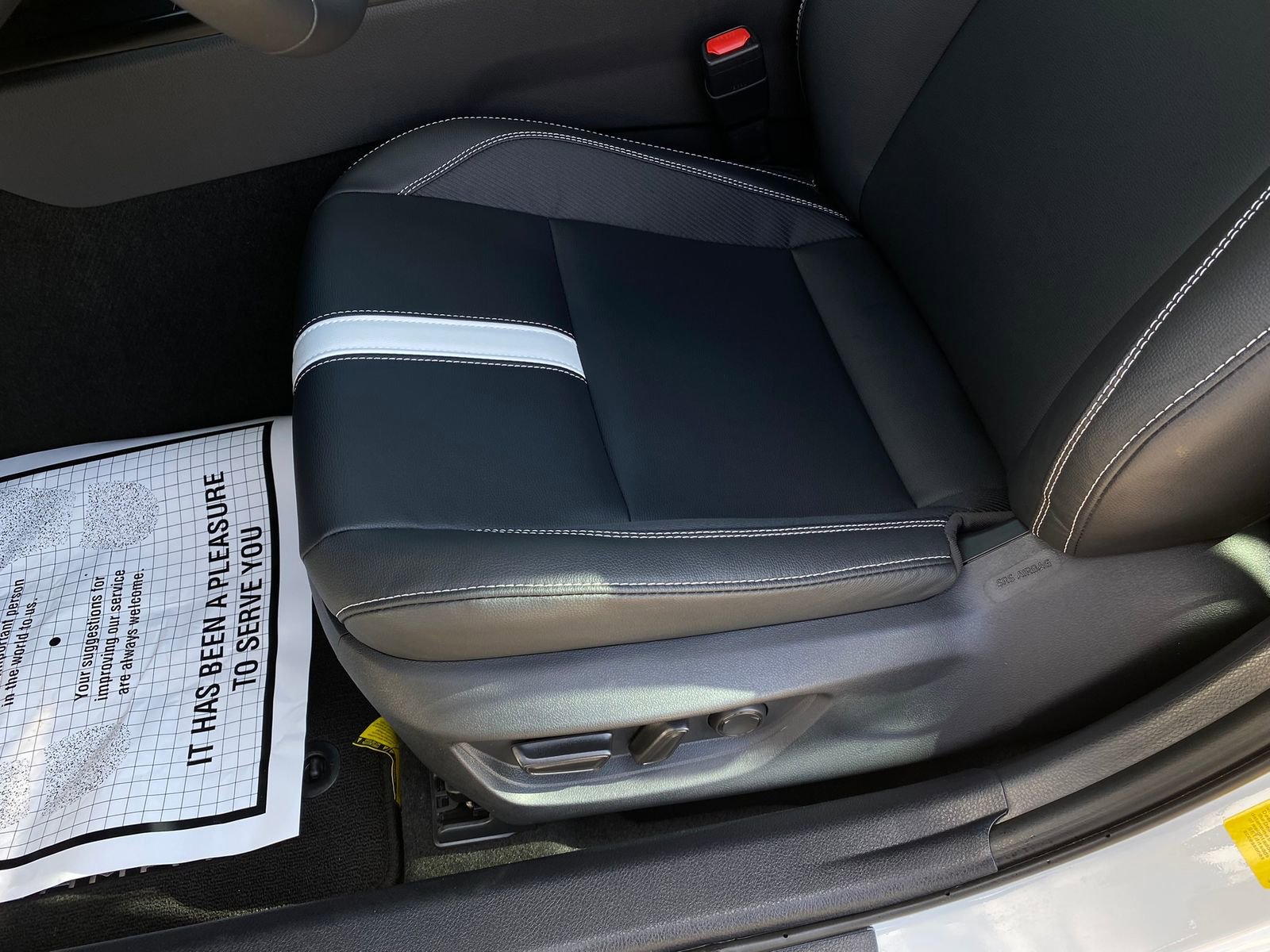 Used 2025 Toyota Camry SE image 11