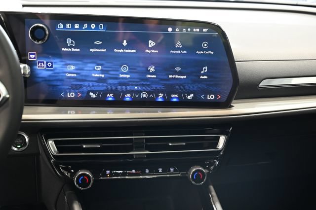New 2027 Chevrolet Traverse LT w/ Sun and Wheel Package FWD image 16
