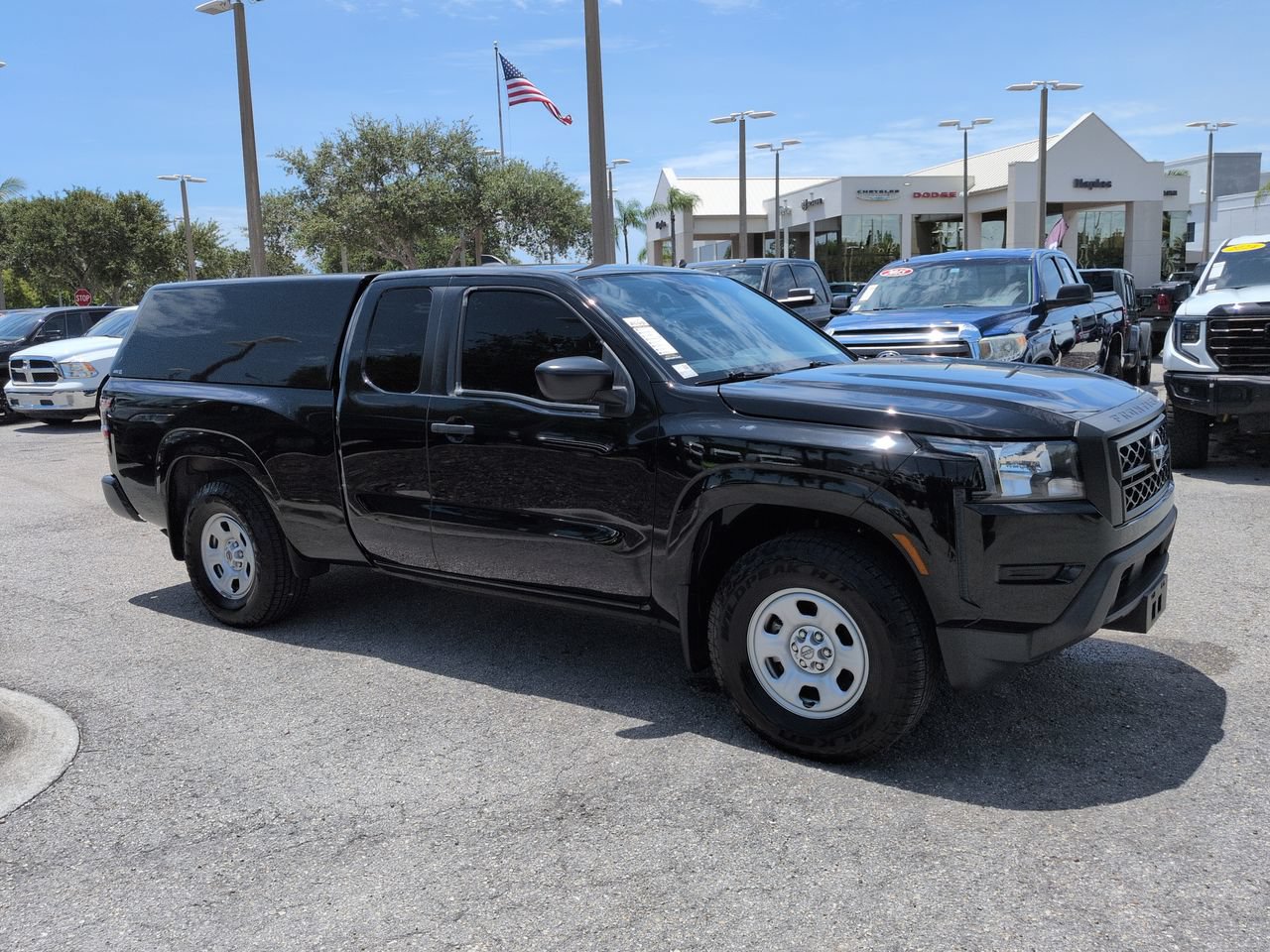 Used 2023 Nissan Frontier S w/ Technology Package RWD image 2