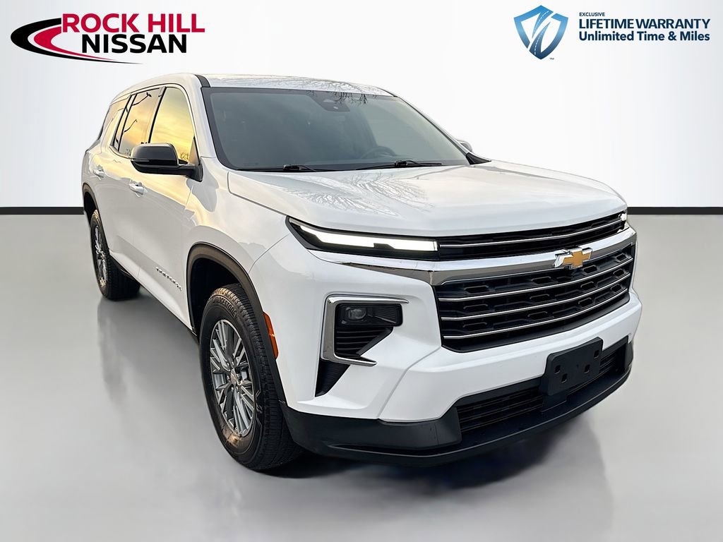 Used 2025 Chevrolet Traverse LT