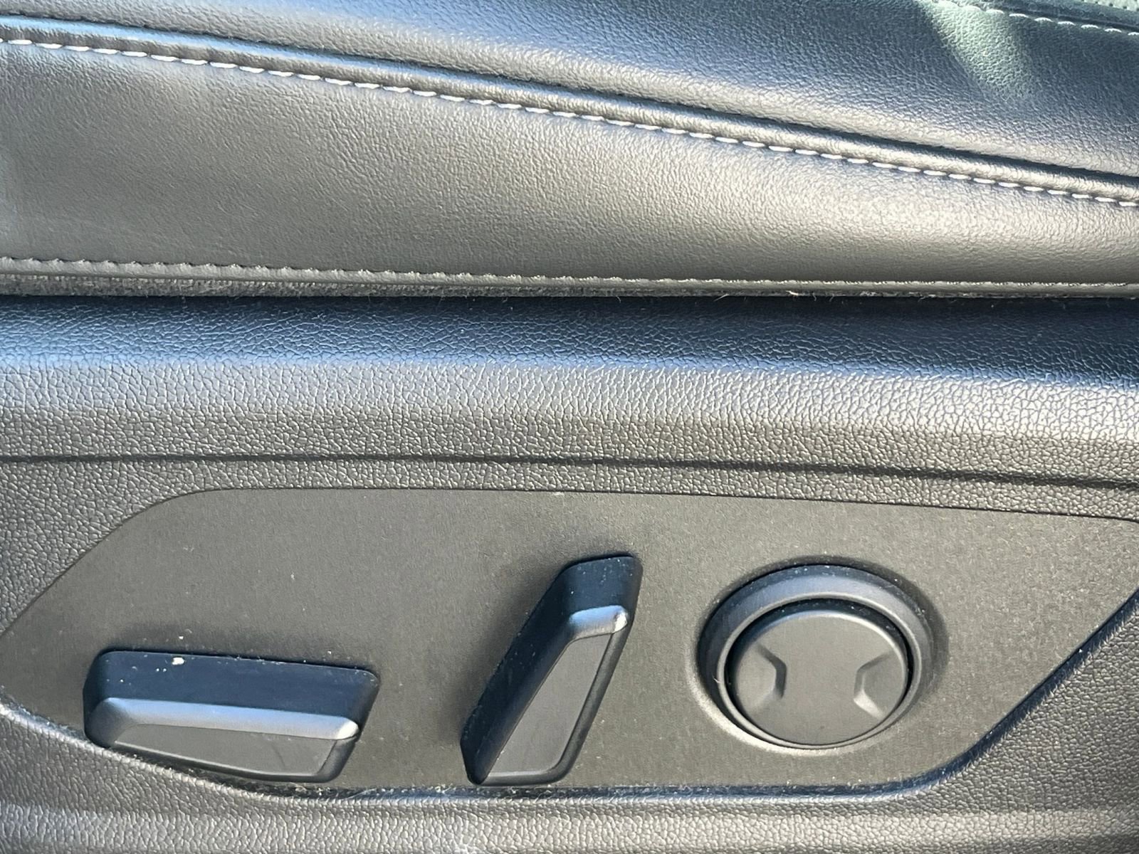 Used 2024 Kia Sorento S image 21