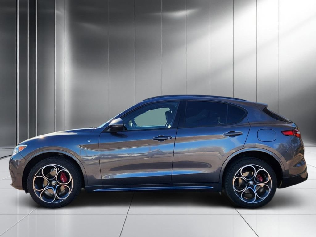 Used 2022 Alfa Romeo Stelvio Ti image 28