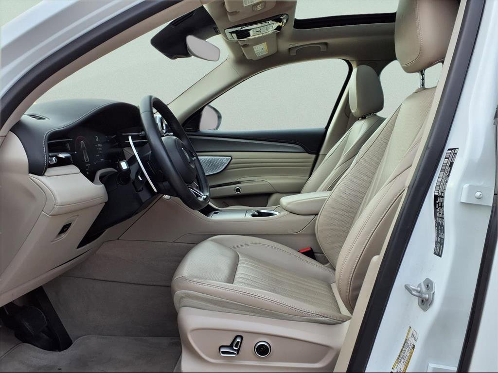 Used 2023 Maserati Grecale GT image 12