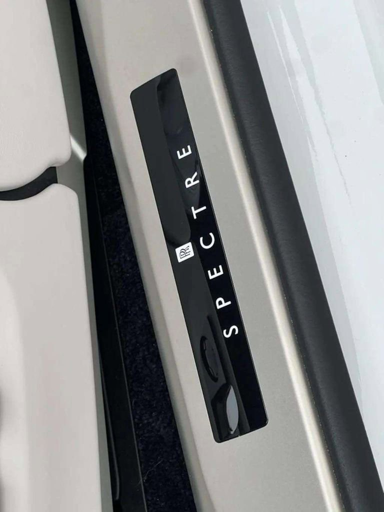 Used 2024 Rolls-Royce Spectre w/ Spectre Launch Package image 15