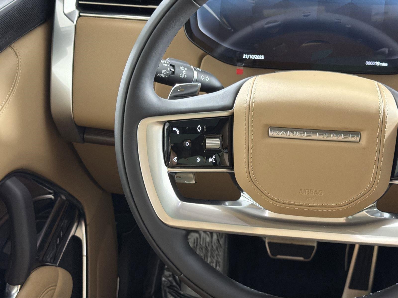 New 2025 Land Rover Range Rover SE image 12