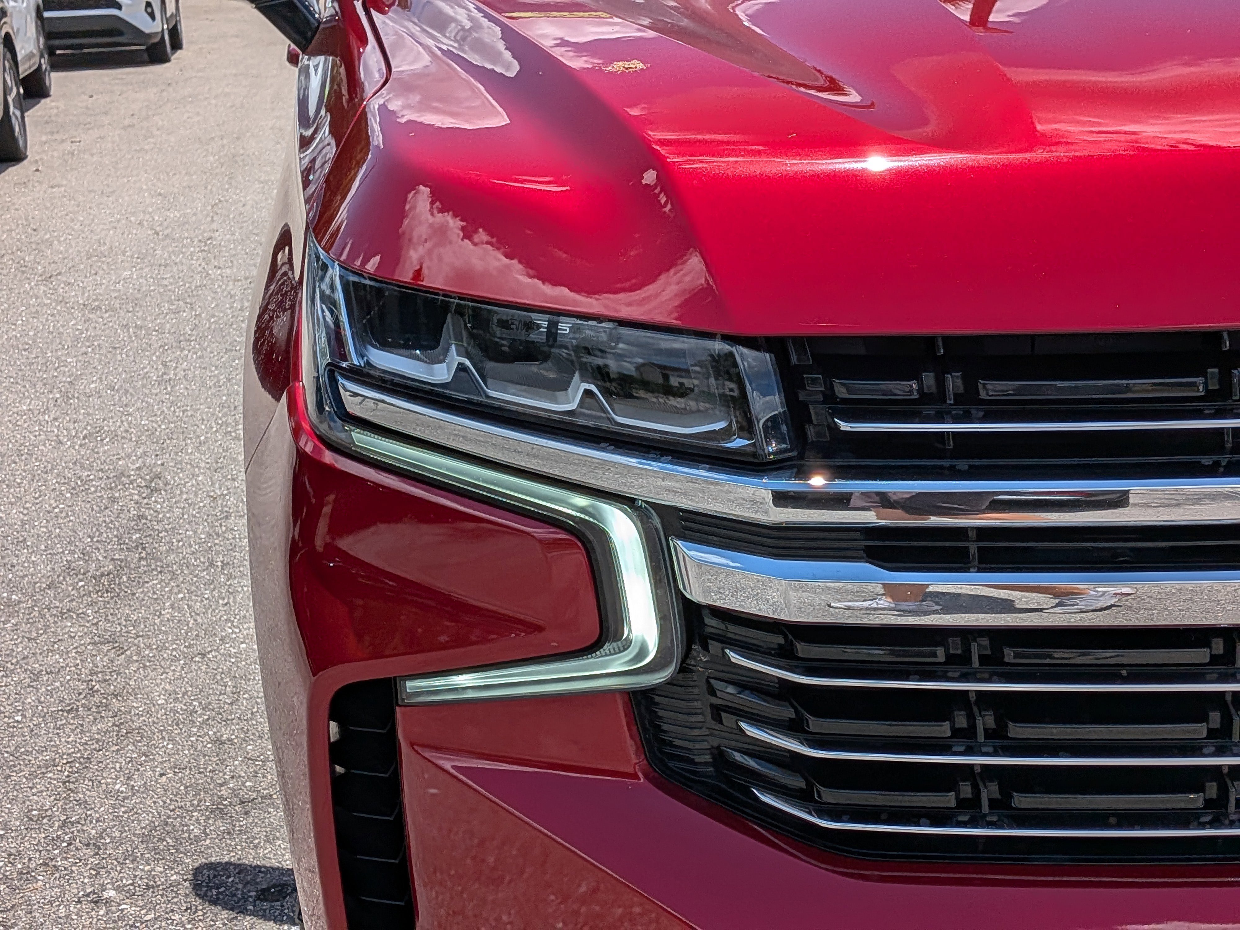 Used 2021 Chevrolet Suburban LT w/ Luxury Package RWD image 9