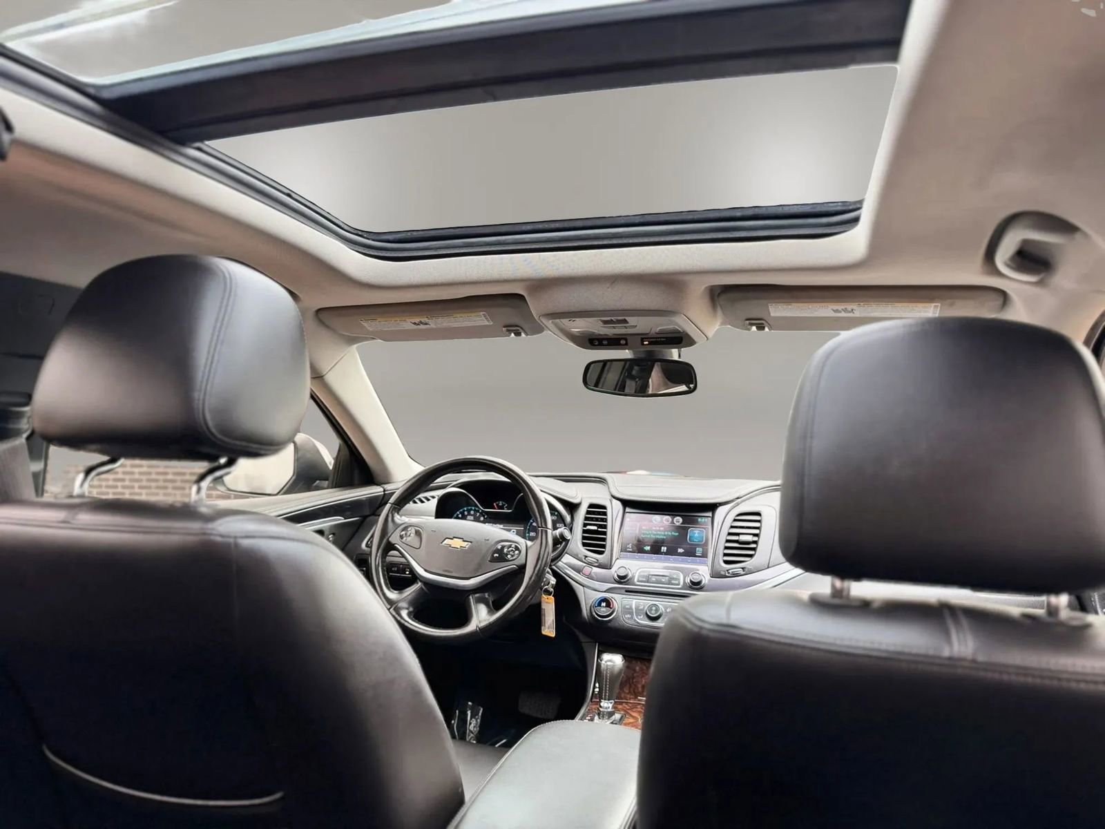 Used 2015 Chevrolet Impala LT w/ Convenience Package image 24