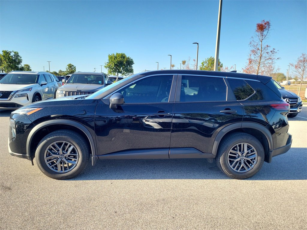 Used 2025 Nissan Rogue S image 6