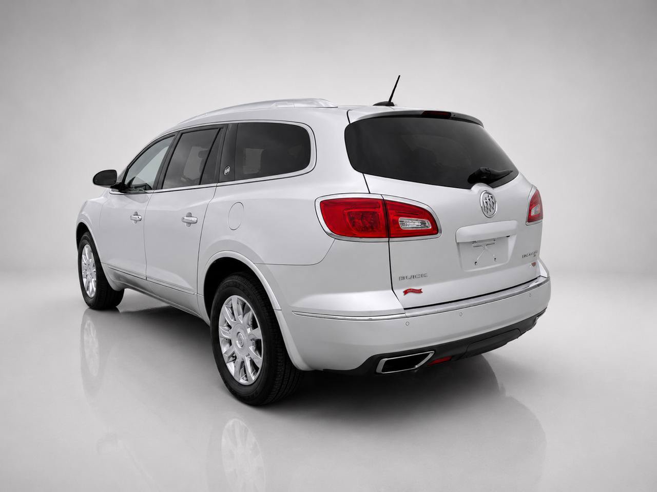 Used 2017 Buick Enclave Leather FWD image 3