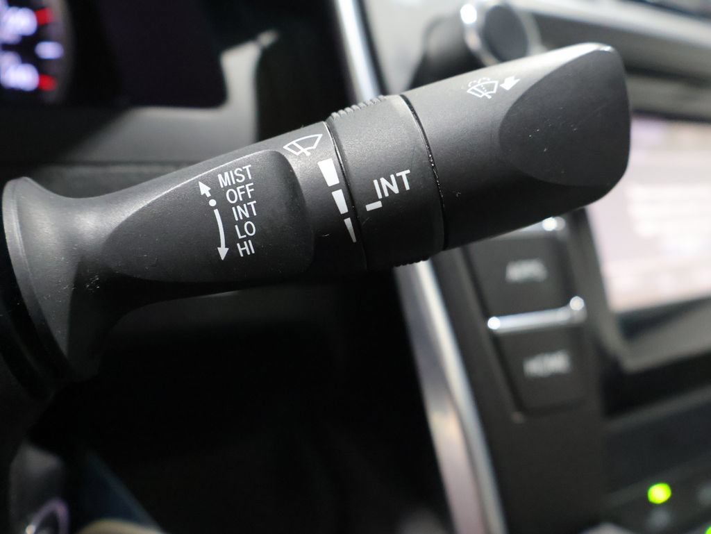 Used 2015 Toyota Camry SE FWD image 34