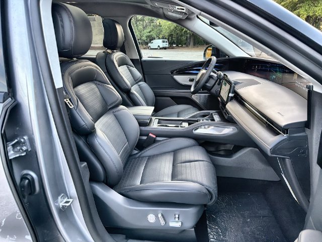 New 2026 Lincoln Nautilus Reserve AWD/4WD image 26