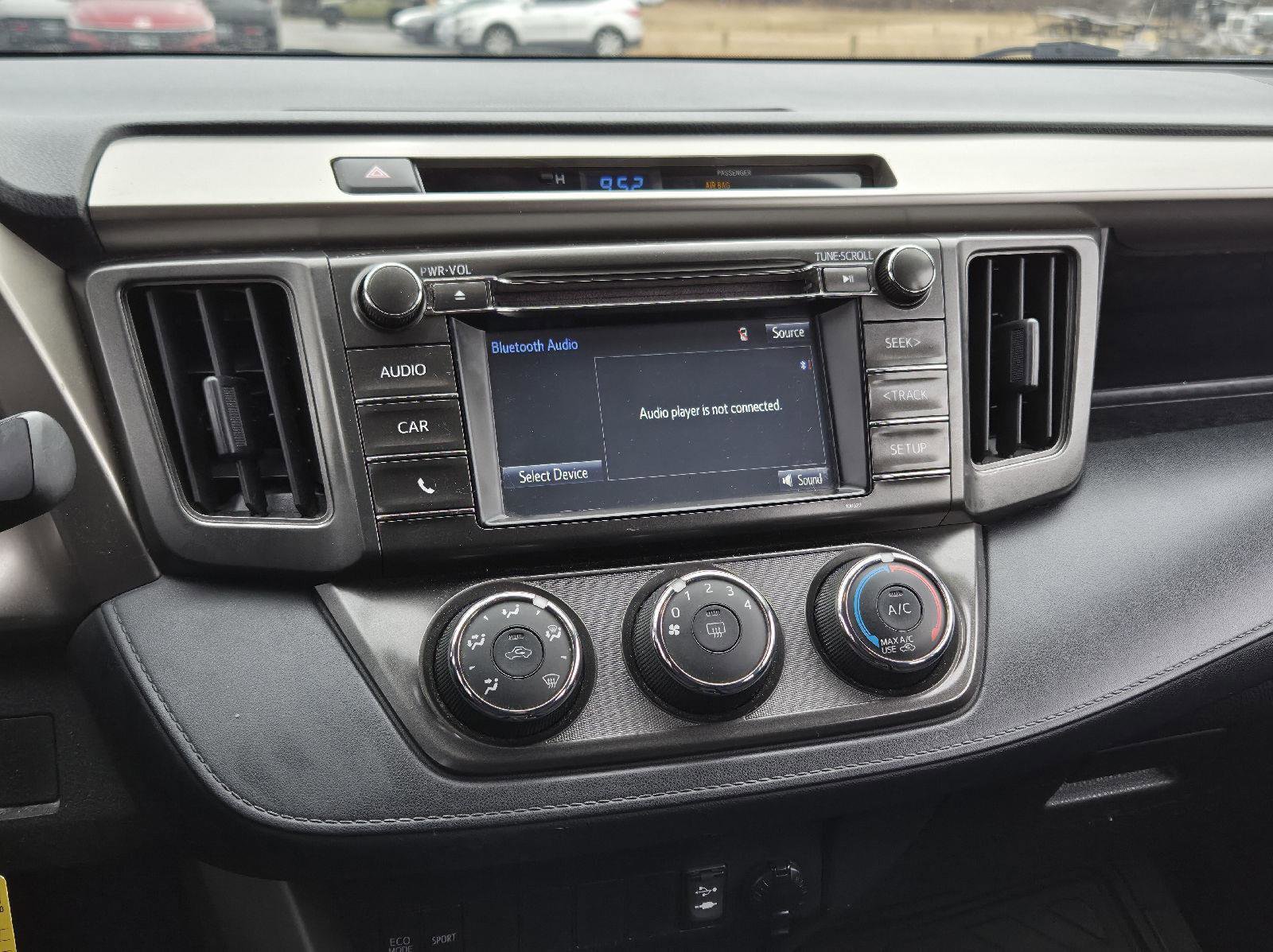 Used 2015 Toyota RAV4 LE image 21