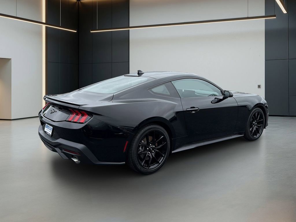 Used 2024 Ford Mustang Coupe RWD image 6