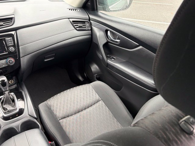 Used 2018 Nissan Rogue S AWD/4WD image 32