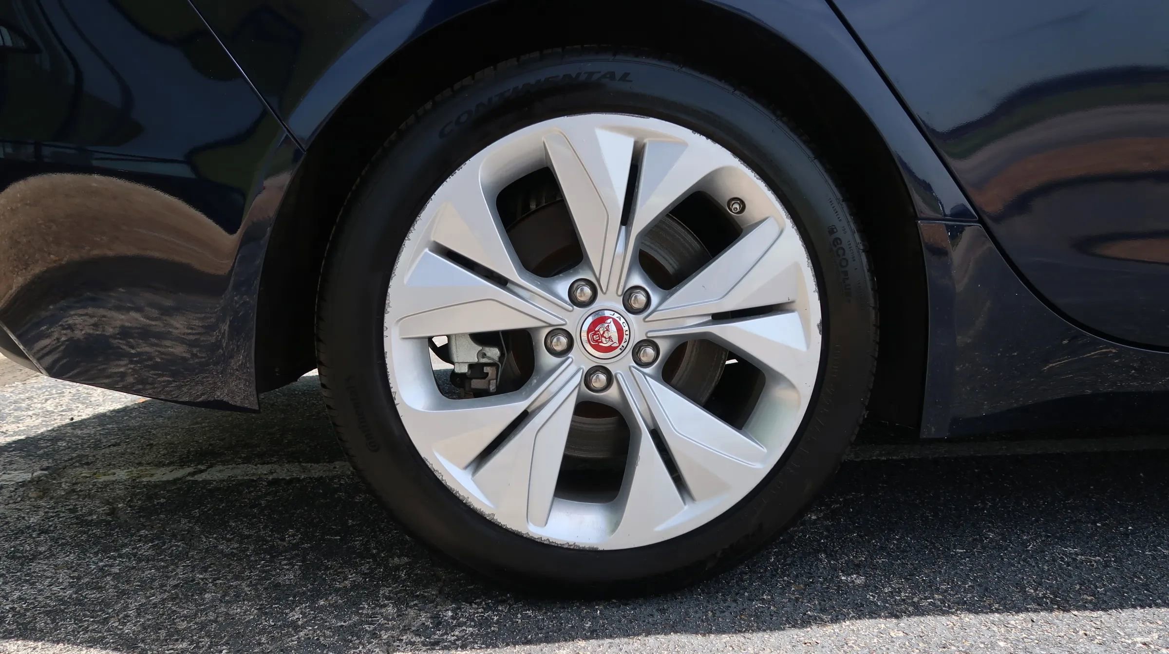 Used 2020 Jaguar XE S image 55