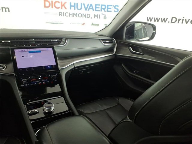 Used 2023 Jeep Grand Cherokee Limited image 14