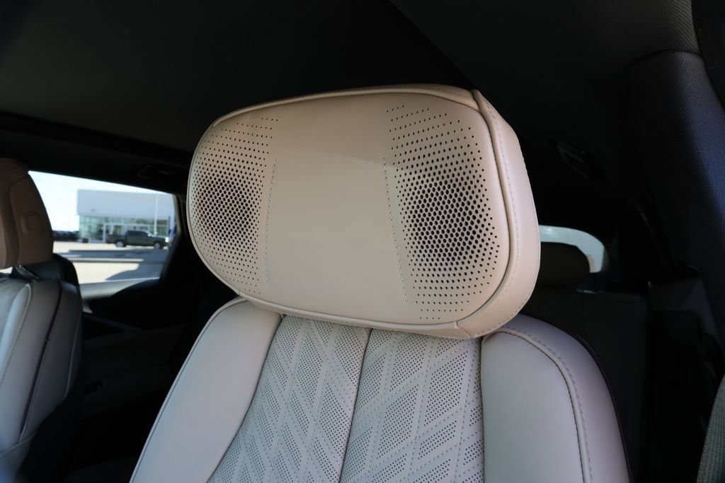 Certified 2025 Cadillac Lyriq Sport image 12