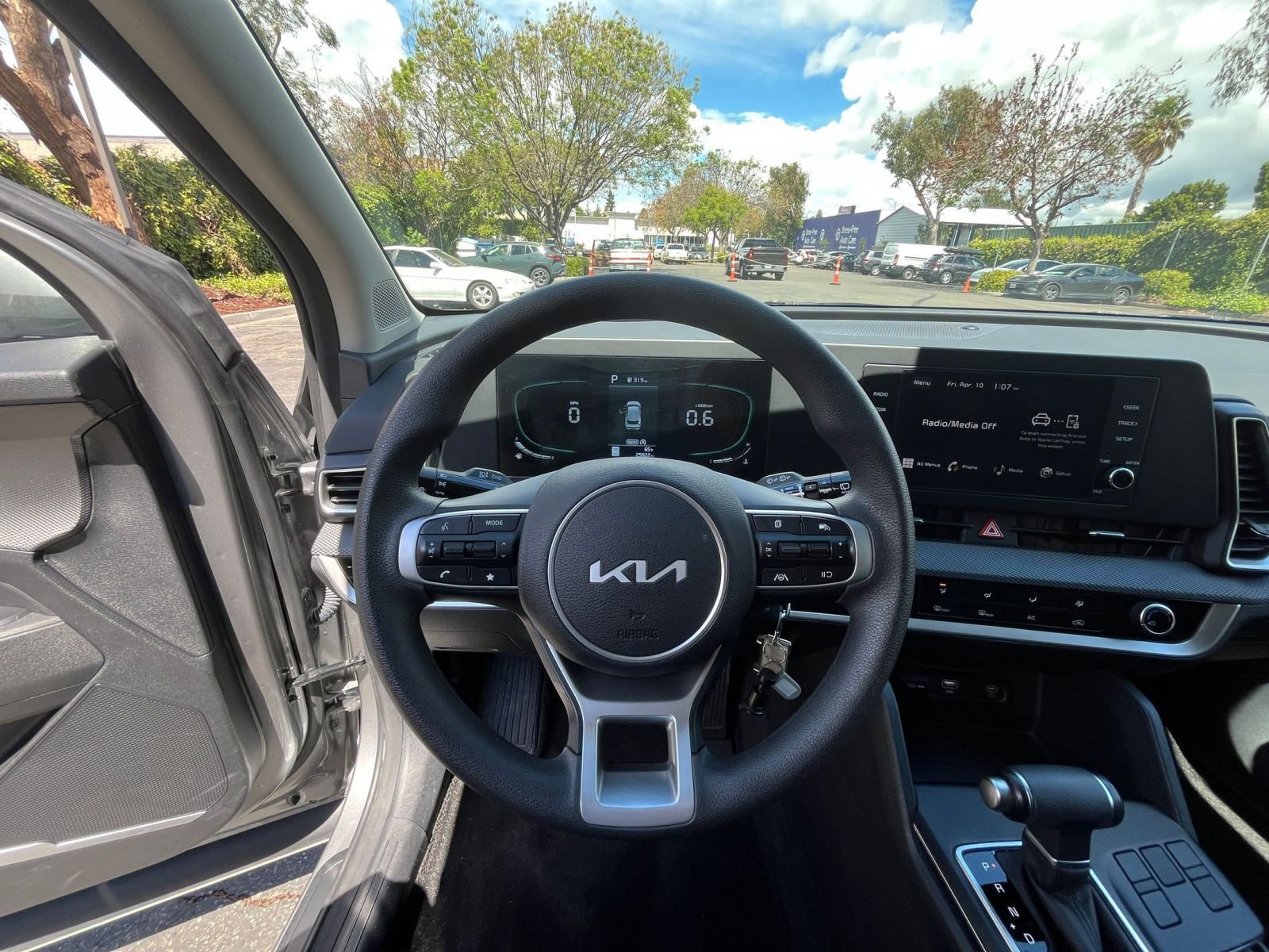 Used 2025 Kia Sportage LX FWD image 33