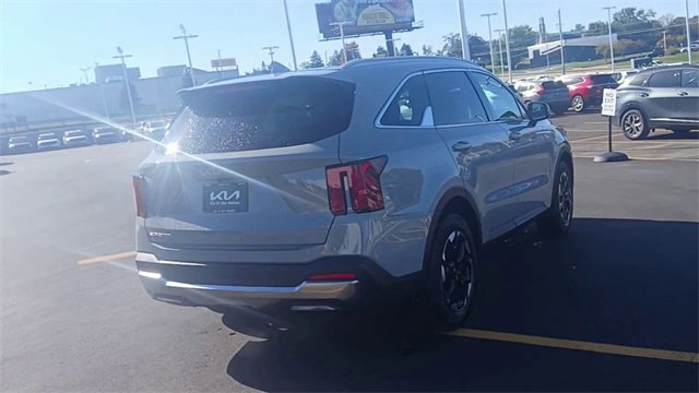 New 2026 Kia Sorento S image 2